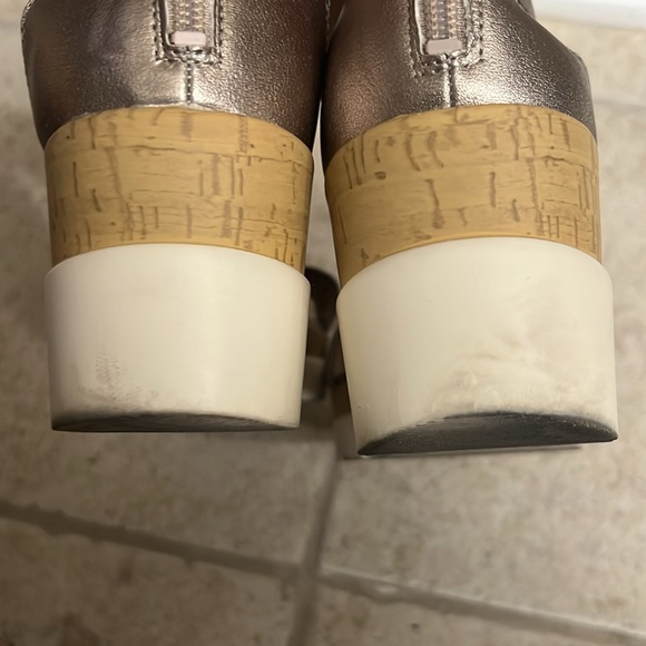 Soul Naturalizer Gold Metallic Heeled Sandels Size 8.5 - Picture 3 of 5